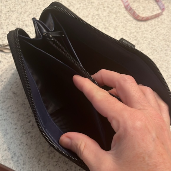 Reaction Kenneth Cole Navy blue wristlet wallet - Picture 8 of 10